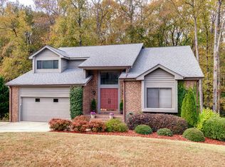 9334 Hunting Ct, Matthews, NC 28105