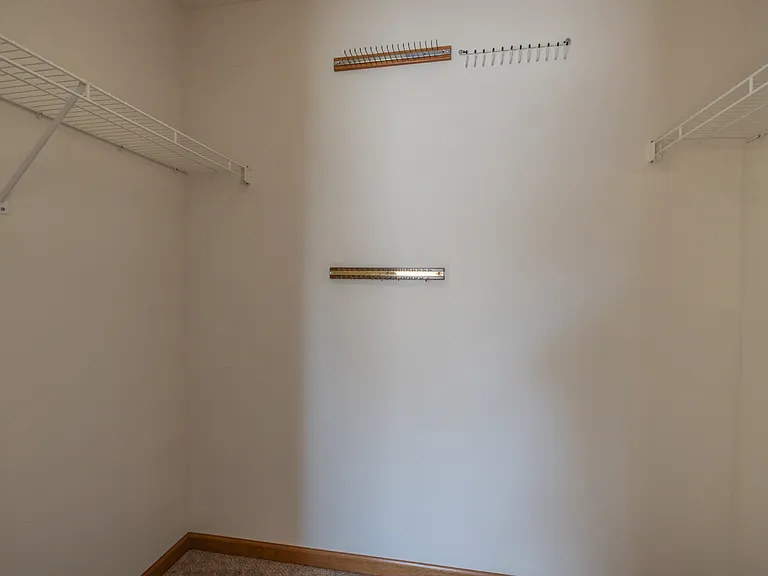 240 Richards Dr — Photo 33
