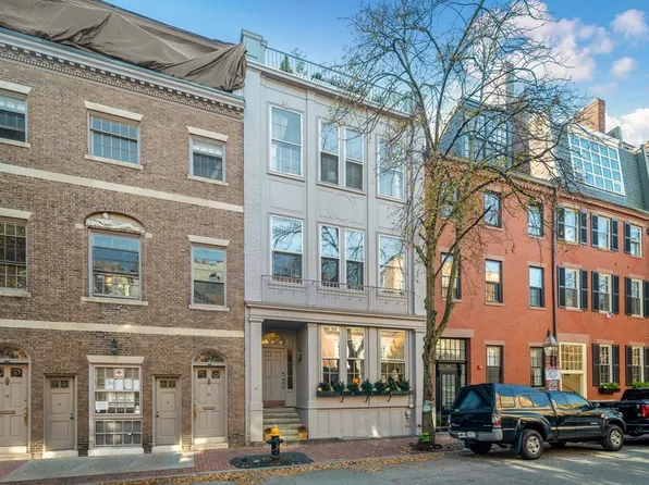 92 Chestnut St, Boston, MA 02108