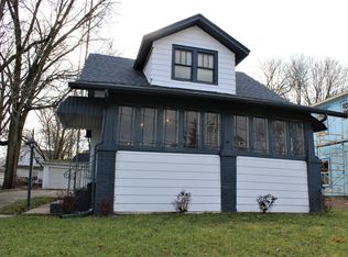 810 W Washington St, Bloomington, IL