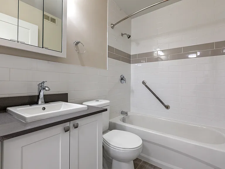 315 Holmwood Ave — Photo 4