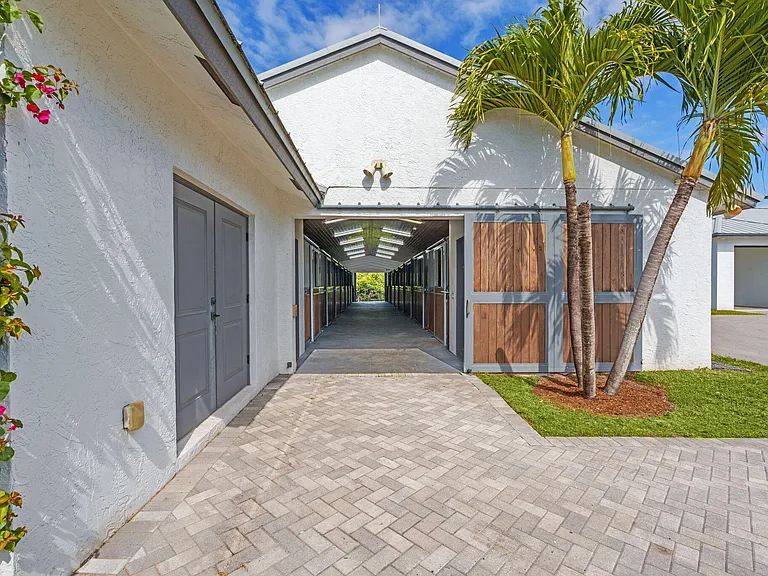 13155 Southfields Rd — Photo 27