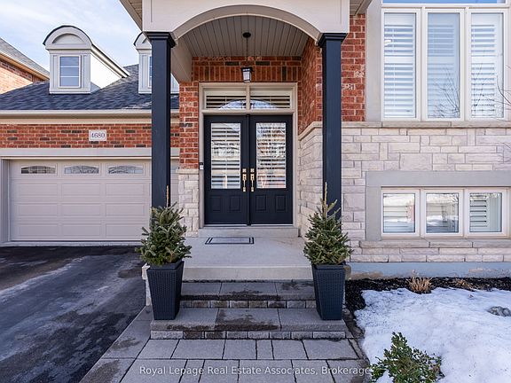 3rd image of 4680 McLeod Rd