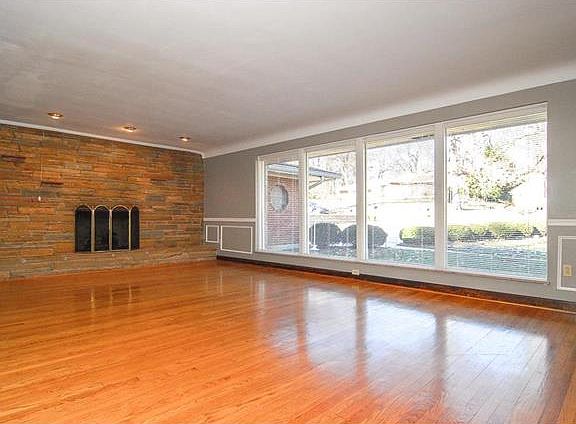 4th image of 7300 Whitehaven Dr