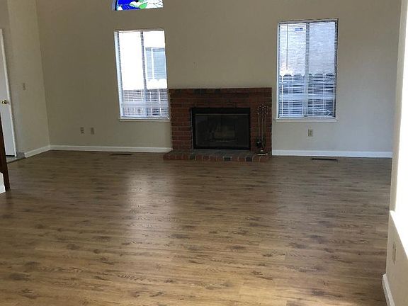 4th image of 3789 Gladstone Dr