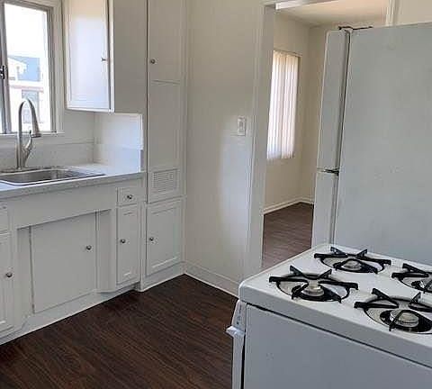 5th image of 2147-49 51 Hermosa Ave #475