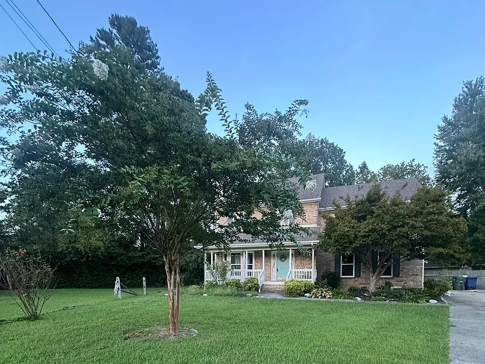 1012 Tall Oak Ln