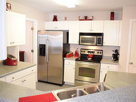 5th image of 151 Rock Moss Dr