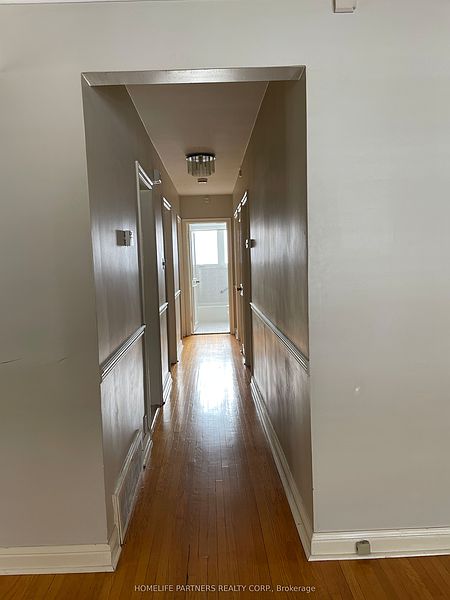 Toronto House for rent - 4 Bedrooms — photo 5