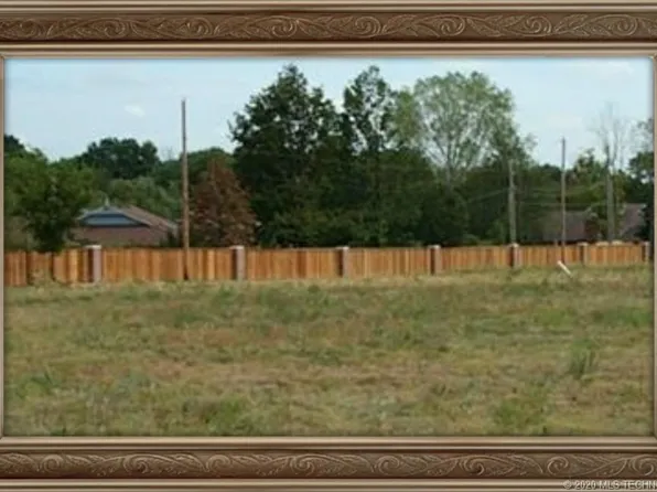 2915 Stonewall Dr, Bartlesville, OK 74006