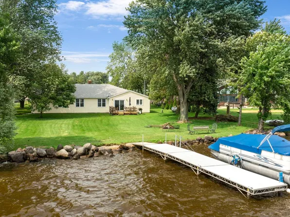 N5080 Center St, Fremont, WI 54940