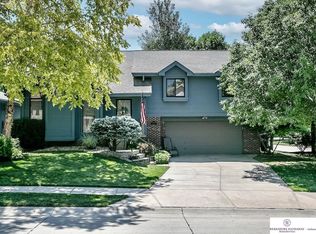 15319 Locust St, Omaha, NE 68116