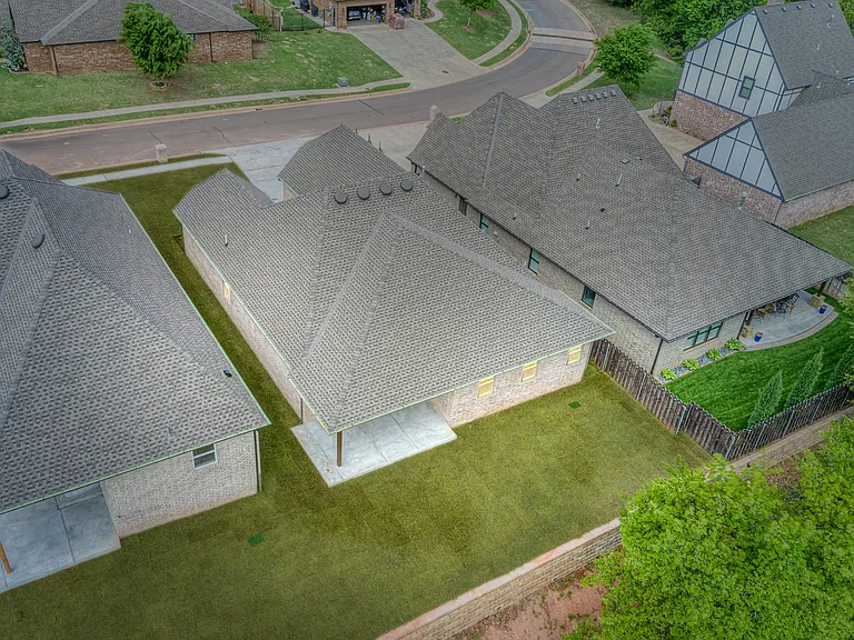 2600 Woods Edge Dr — Photo 39