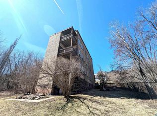 516 W 5th St APT 1, Duluth, MN 55806