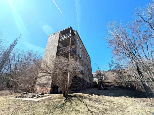 516 W 5th St APT 1, Duluth, MN 55806