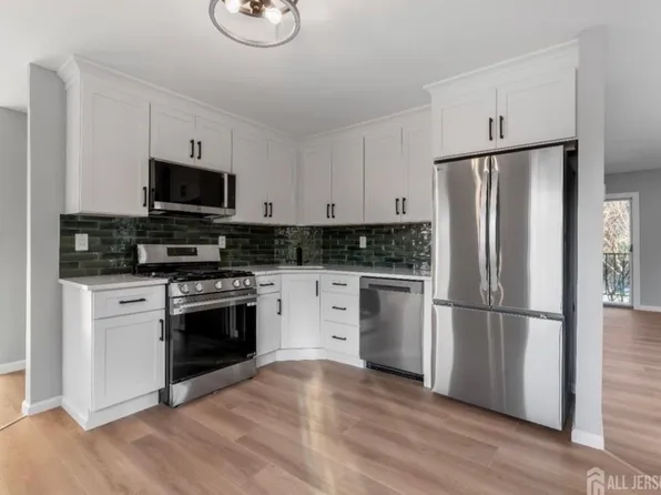 40 Emerald Ln, Old Bridge, NJ 08857