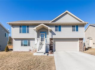 404 3rd St SE, Bondurant, IA 50035