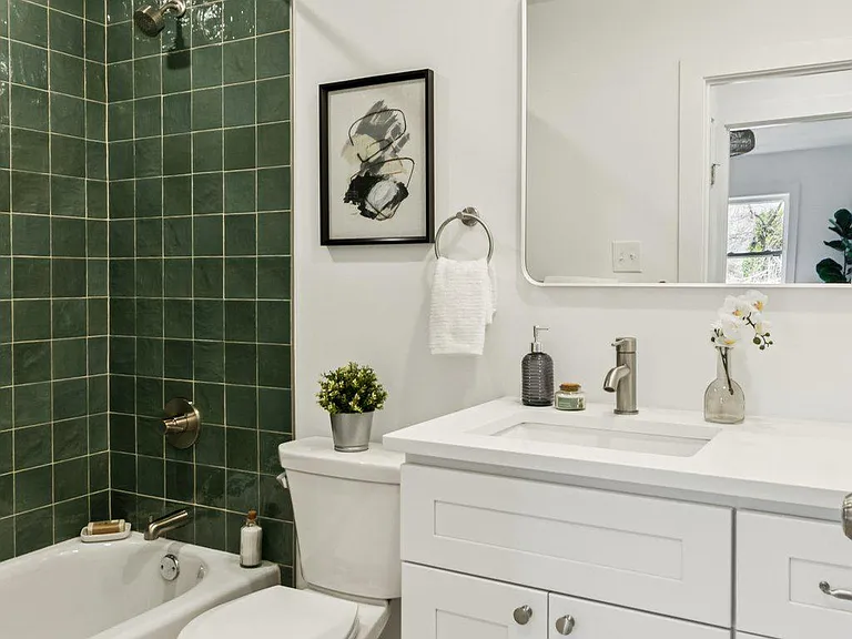 732 Harry St — Photo 34