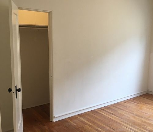 2nd image of 530 N Genesee Ave #1/2