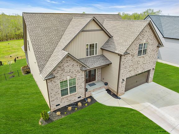 2nd image of 1262 Highgrove Ln