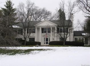 550 Yarboro Dr, Bloomfield Hills, MI 48304