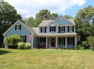 409 Glen Hill Dr, Saunderstown, RI 02874
