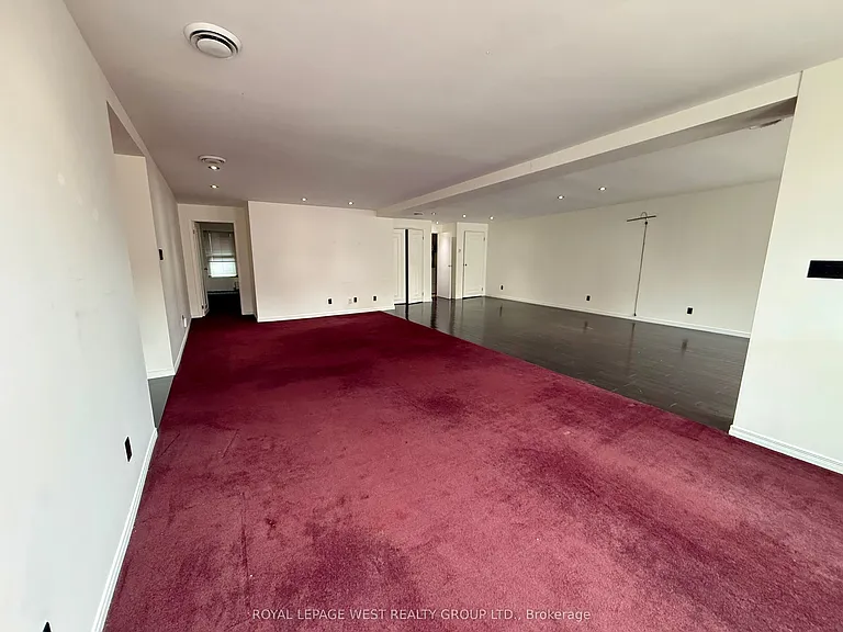 261 Queen St W #3 — Photo 13