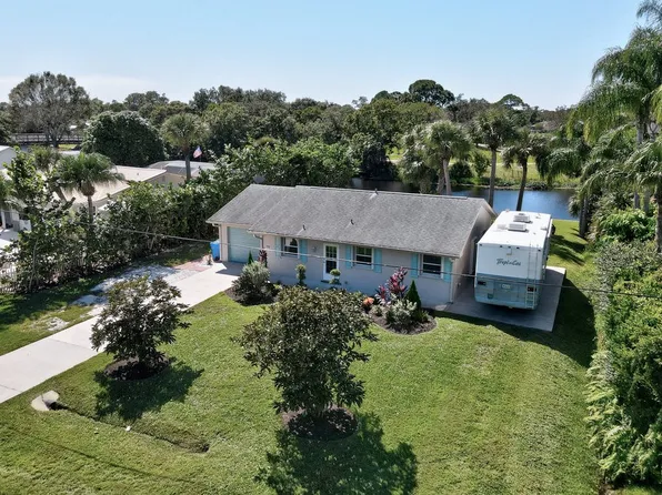 753 Wimbrow Dr, Sebastian, FL 32958