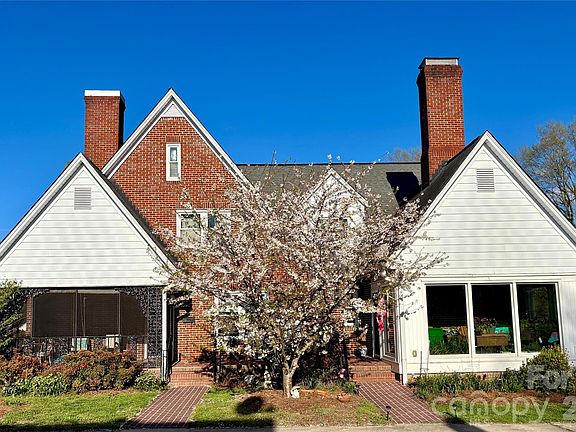 4th image of 610 E Main St