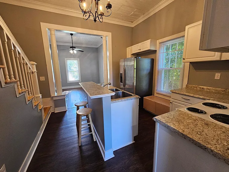 228 Charlotte Ave #B — Photo 6