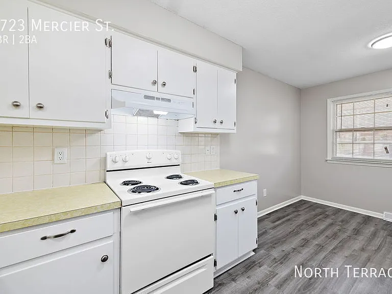 4723 Mercier St — Photo 6