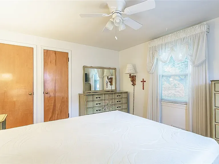 26 Garden Dr — Photo 11