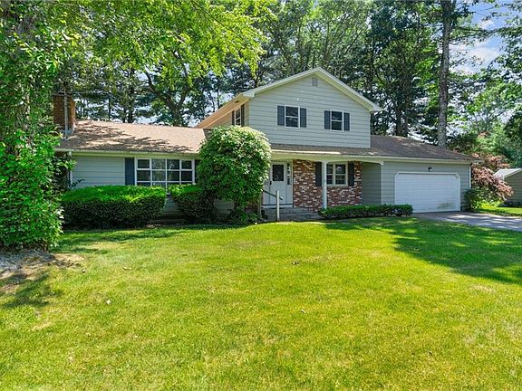 2nd image of 77 Wood Cove Dr
