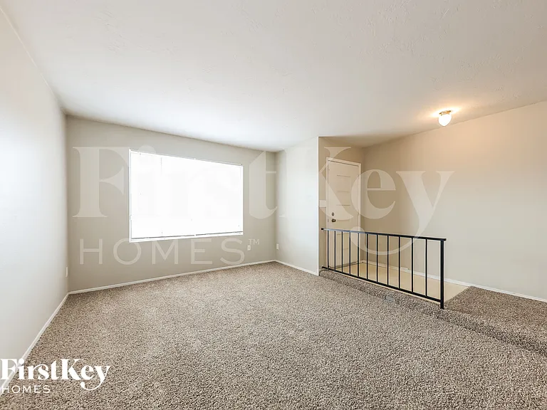 3730 W Hartford Ave — Photo 8