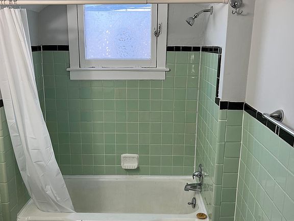 5th image of 121 Prospect Ave SE APT 4