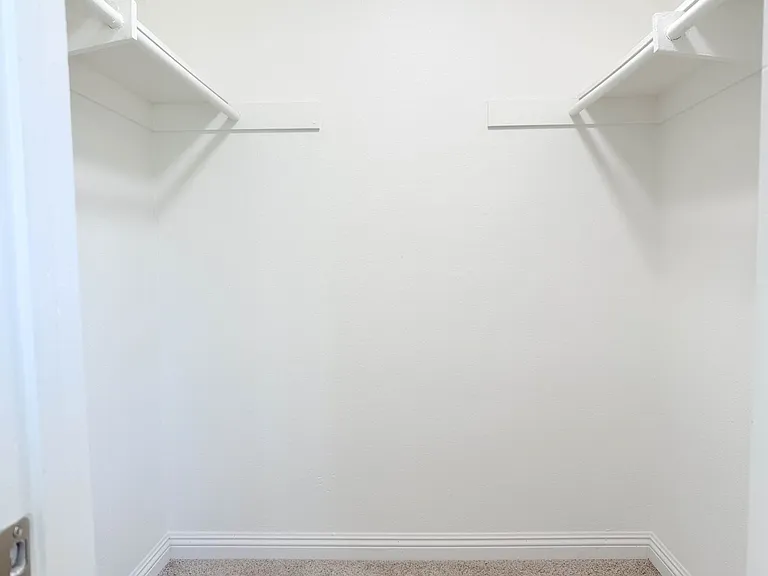 Sun Valley Gardens Apartments — Photo 18