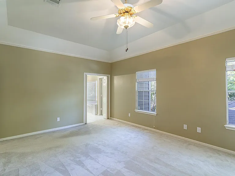 4418 Jane St — Photo 22