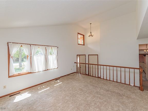 5th image of 4843 Donald Ave