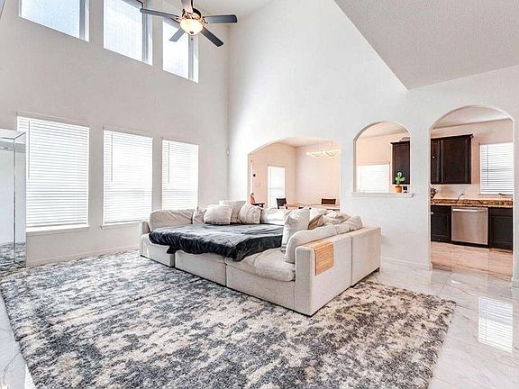 5th image of 22127 Roxanne Field Ln