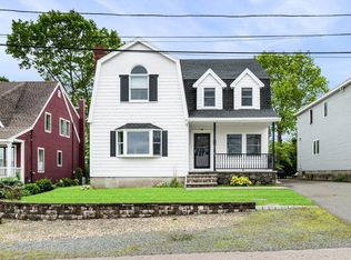 65 Prospect St, Swampscott, MA 01907