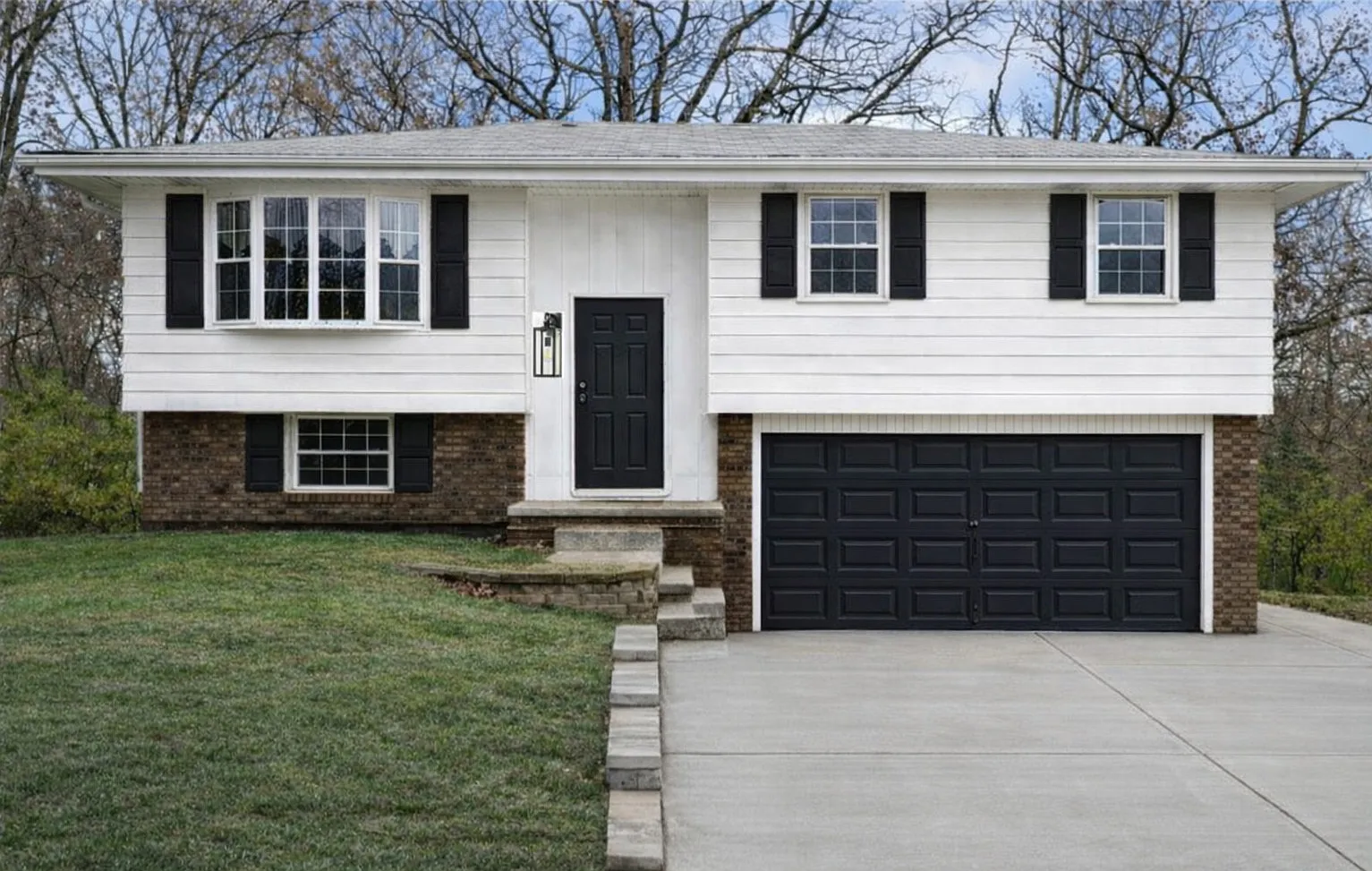 112 Summer Cir photo 1