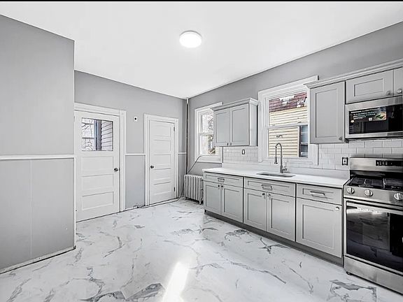 2nd image of 164 N 18th St #1A