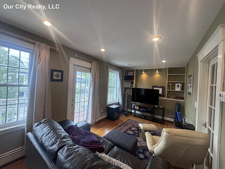 31 Stoughton St #2 — Photo 22