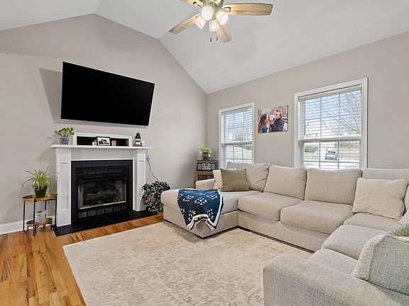 4th image of 208 Home Place Ct SE