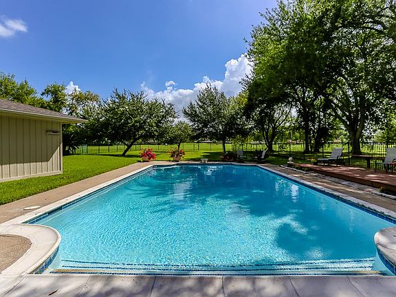 3rd image of 3167 La Quinta Dr