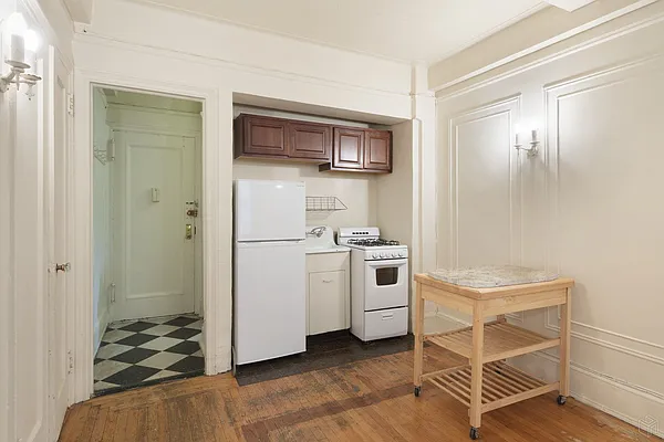 Rented by Halstead Real Estate | media 4