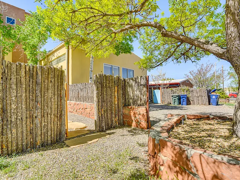 812 Calle Saragosa #B — Photo 24