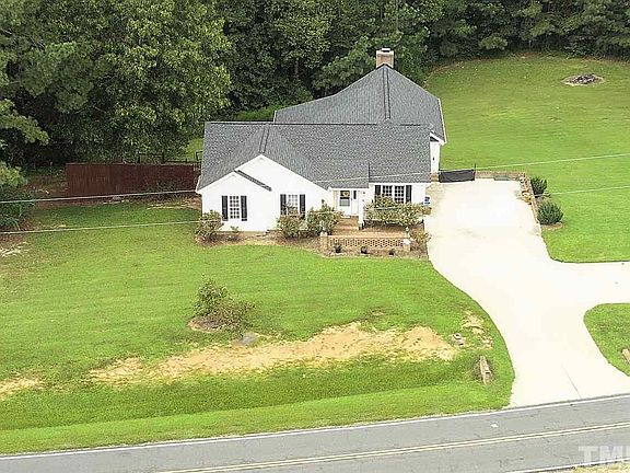 2nd image of 1823 Oakridge River Rd