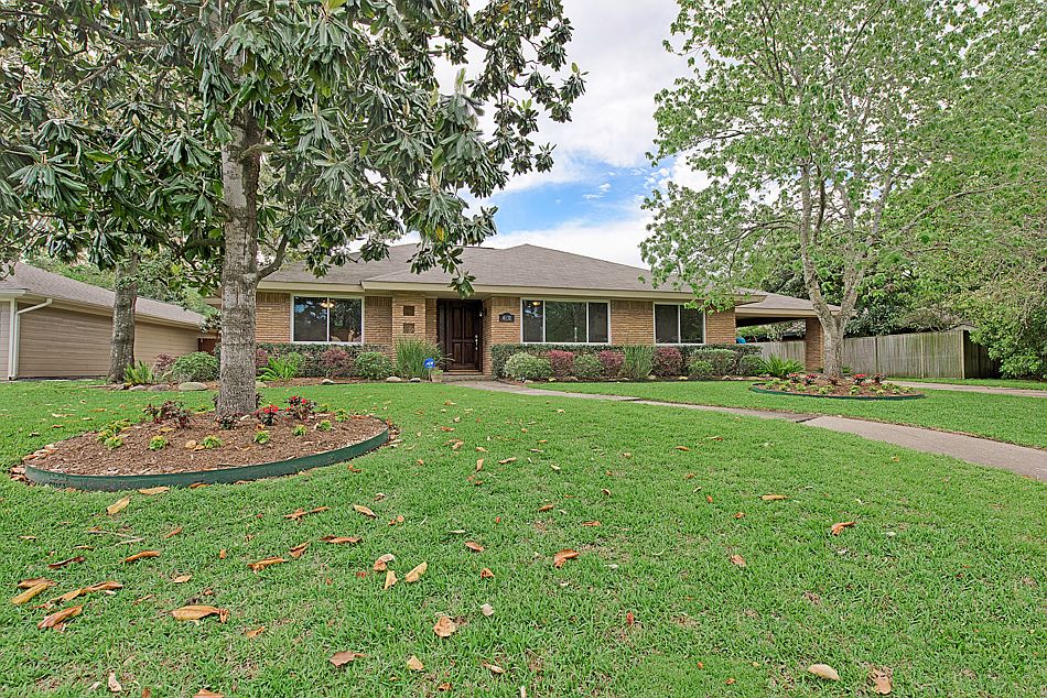 1st image of 4831 Creekbend Dr