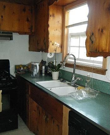 4th image of 243 W Dana St